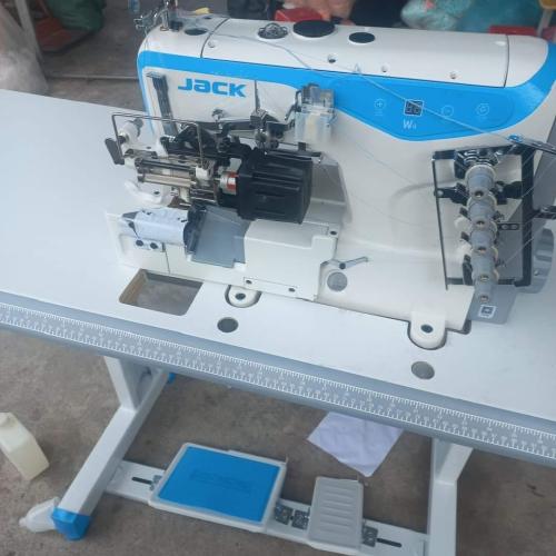 Máy trần xén phải liền trục W4-D-05