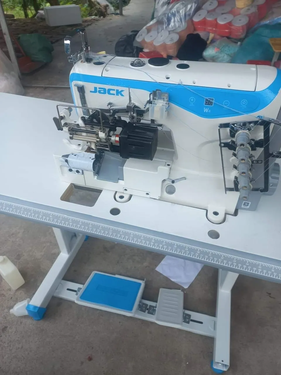 Máy trần xén phải liền trục W4-D-05